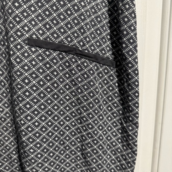 Chic Grey and White Patterned Dress Pockets From Sandwich_ Size EU 42 (US 12) - Picture 6 of 11